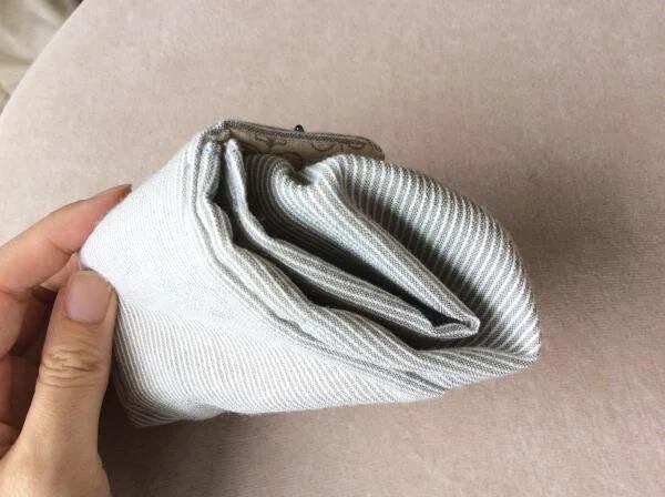 閉じたときのサイドです。 ふんわりと仕上がります。