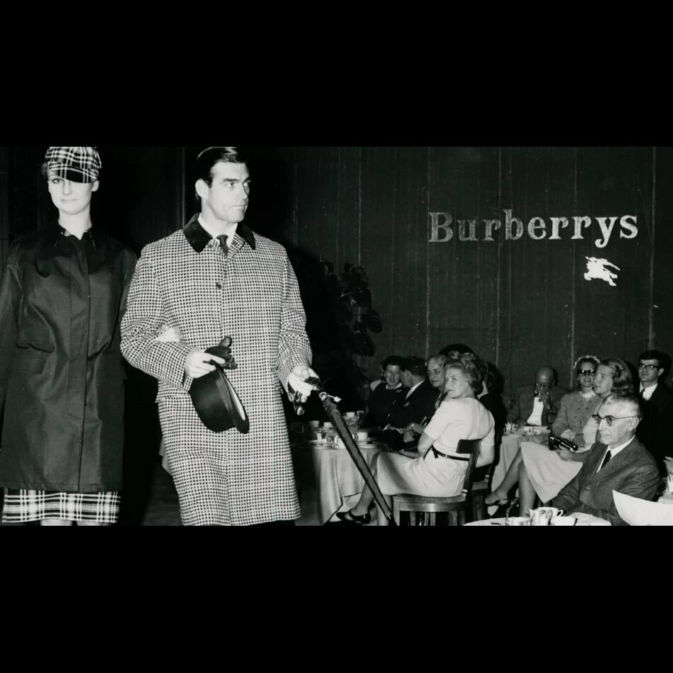 1965年、当時のイギリスから輸出されるコートの何と20％がバーバリーの商品