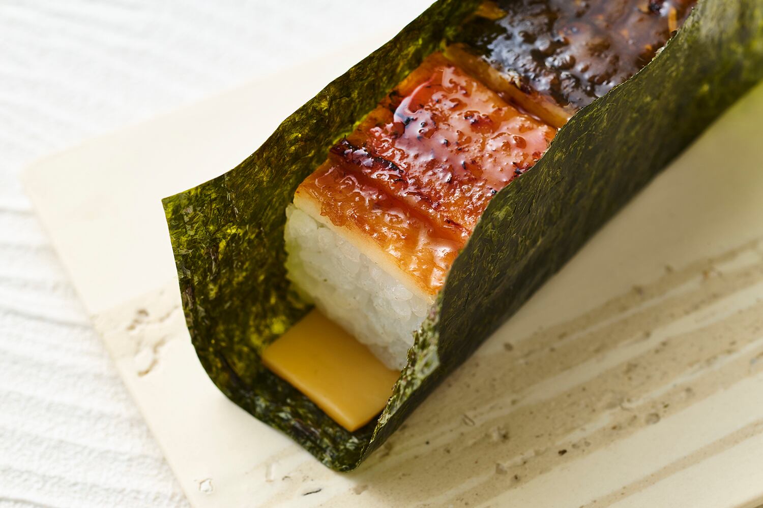 スライスチーズと海苔で巻いて