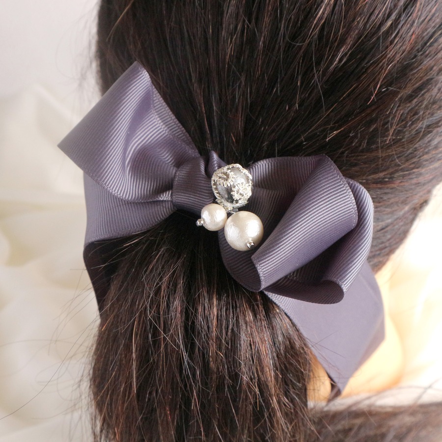 チャコールグレー