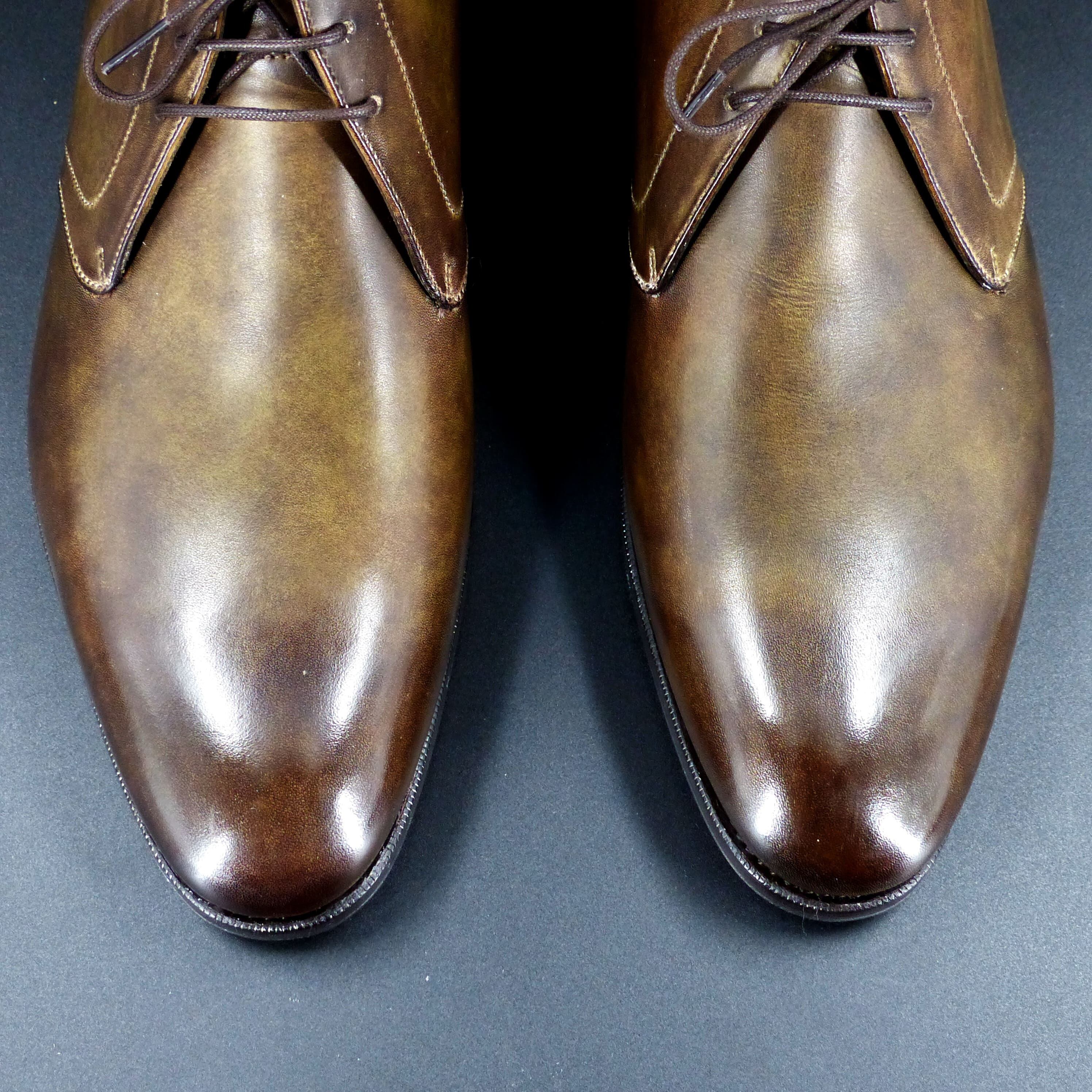 上品なフォルムの英国調ラウンドトゥ