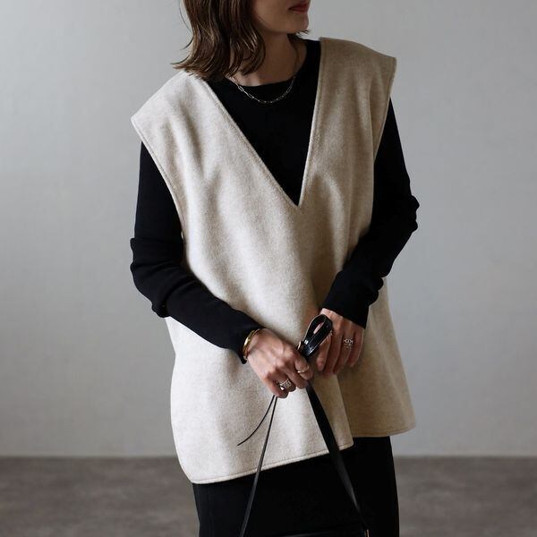 ライトベージュ