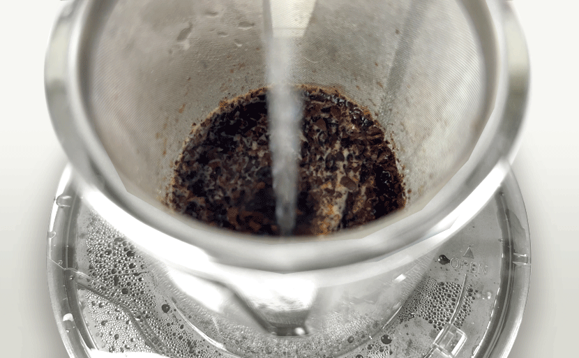 実用新案登録済みの独自構造　360度回転自動ドリップ抽出技法