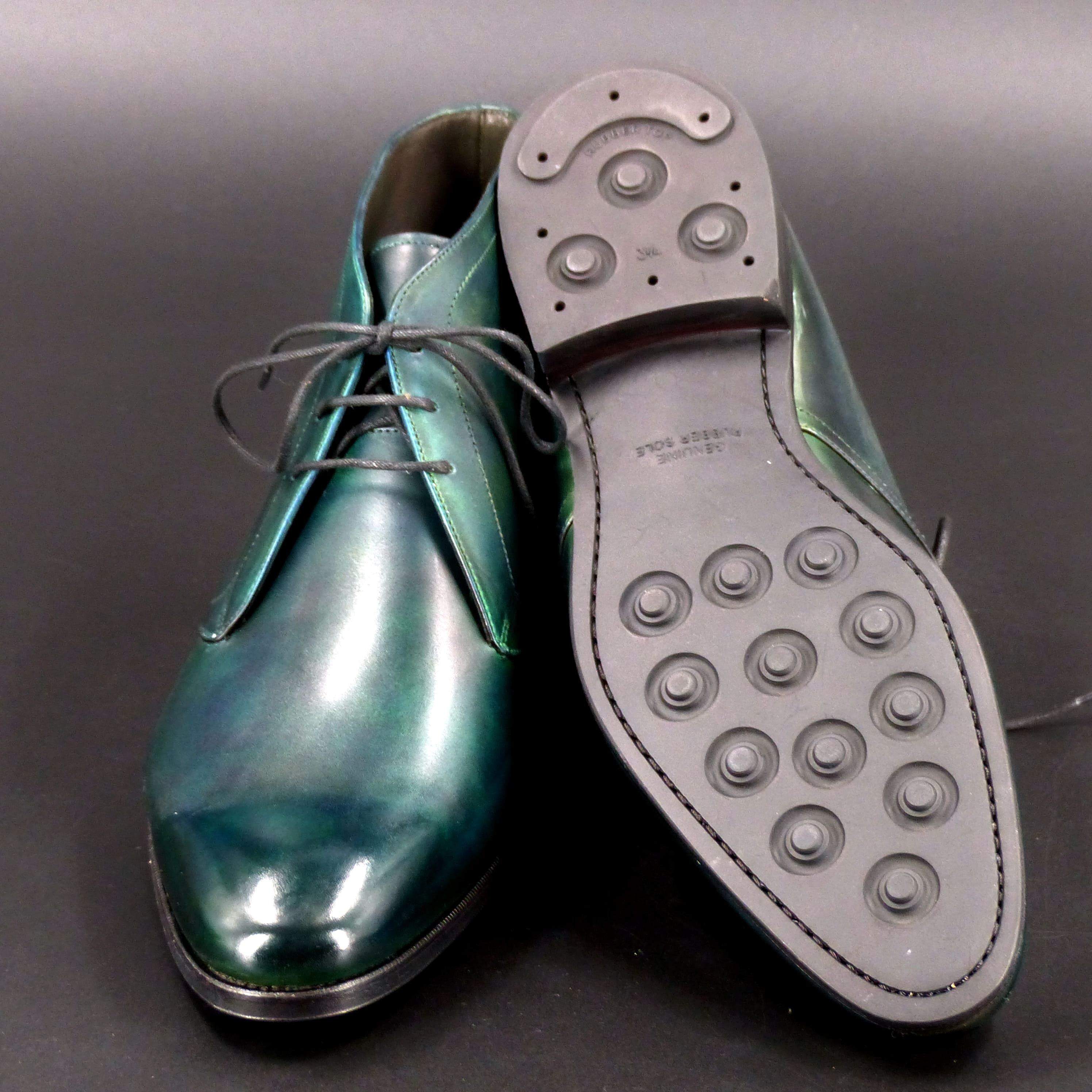 ラギッドな滑りにくいドットポイントラバーソール