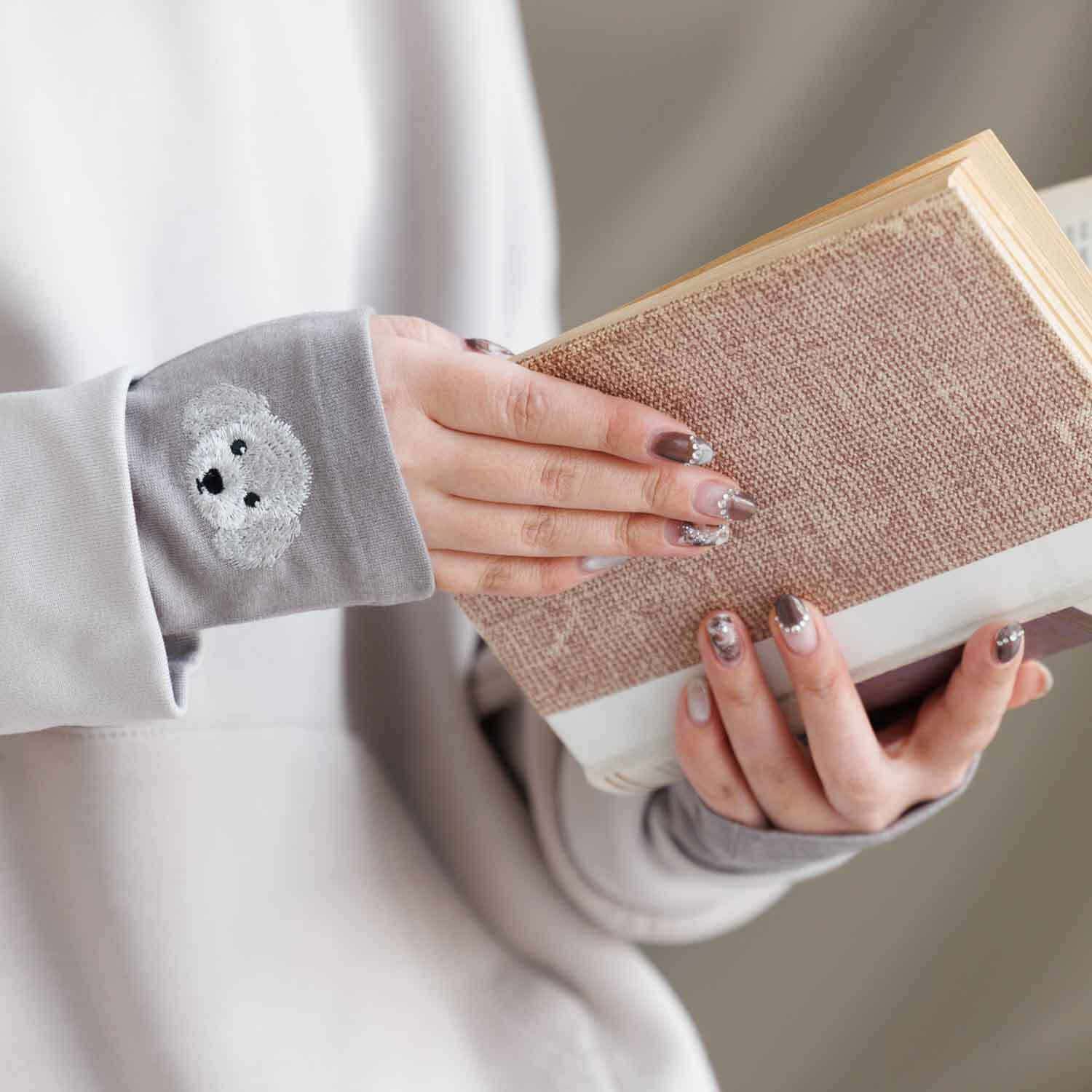 愛くるしい白トイプードル