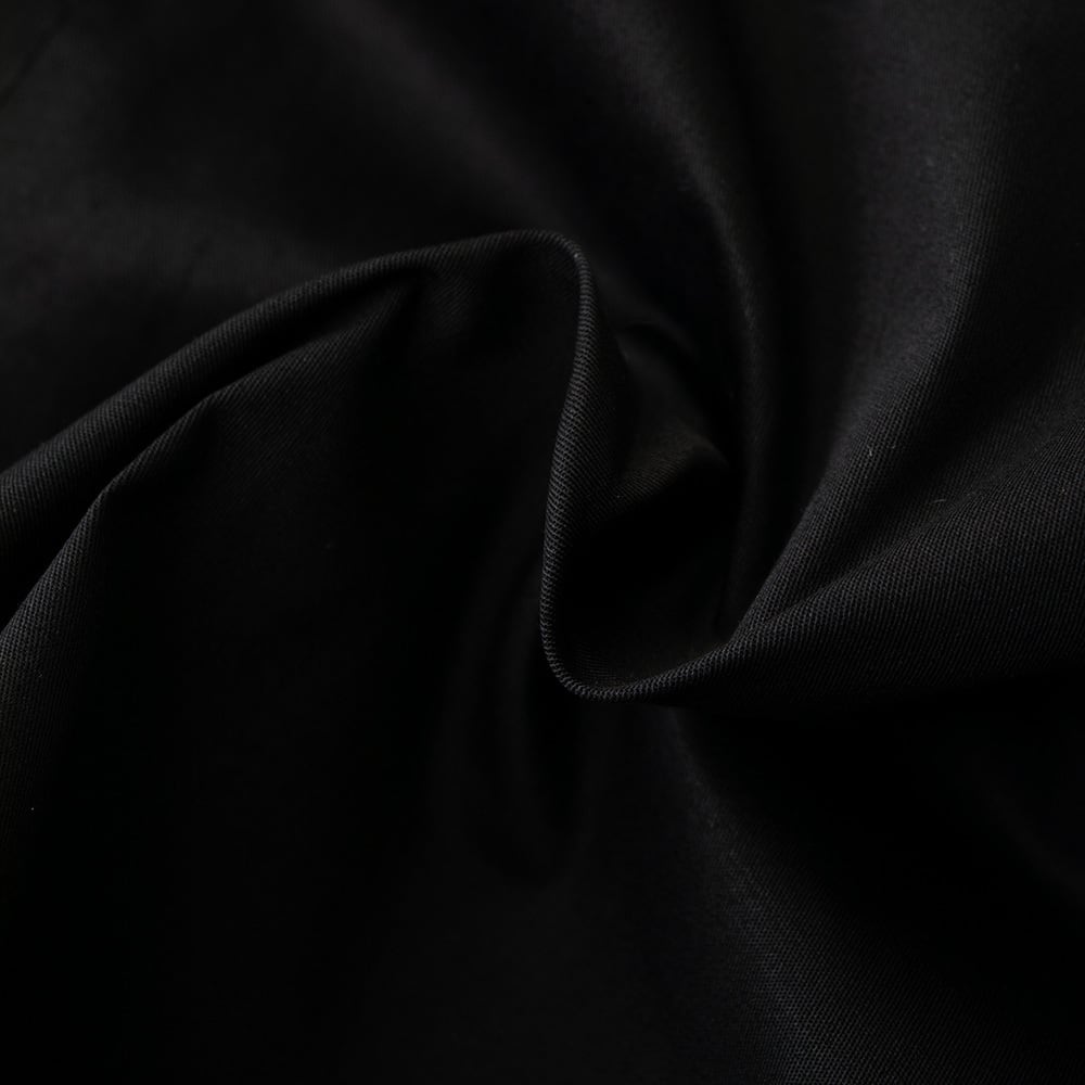 伸縮性に優れたストレッチコットン素材を採用。