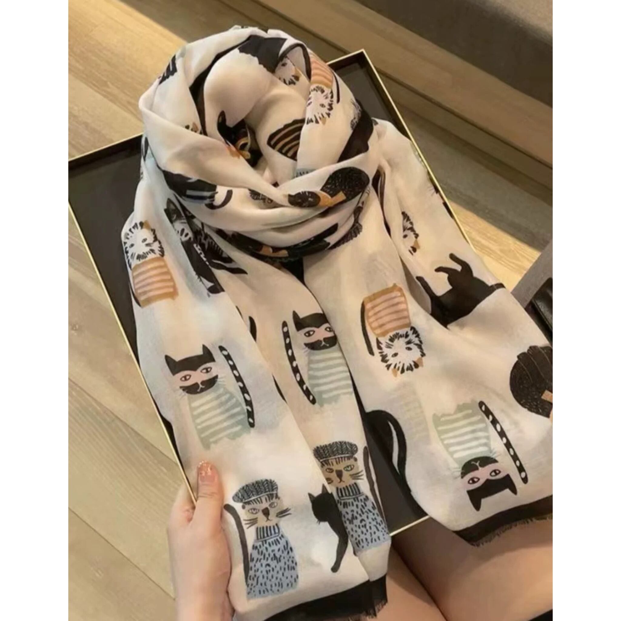 ダークブラウン