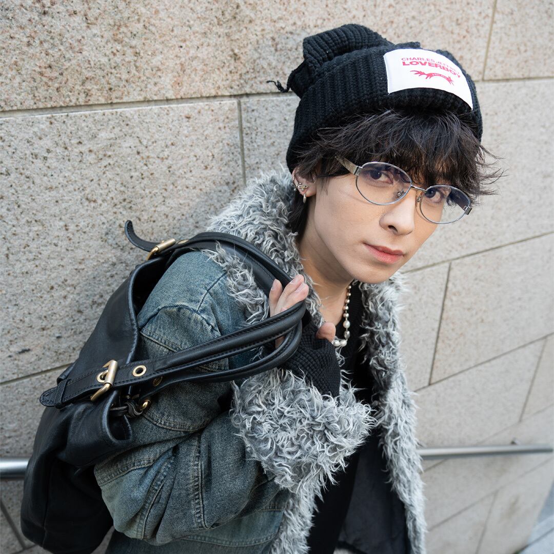 シルバーフレーム×クリアレンズ