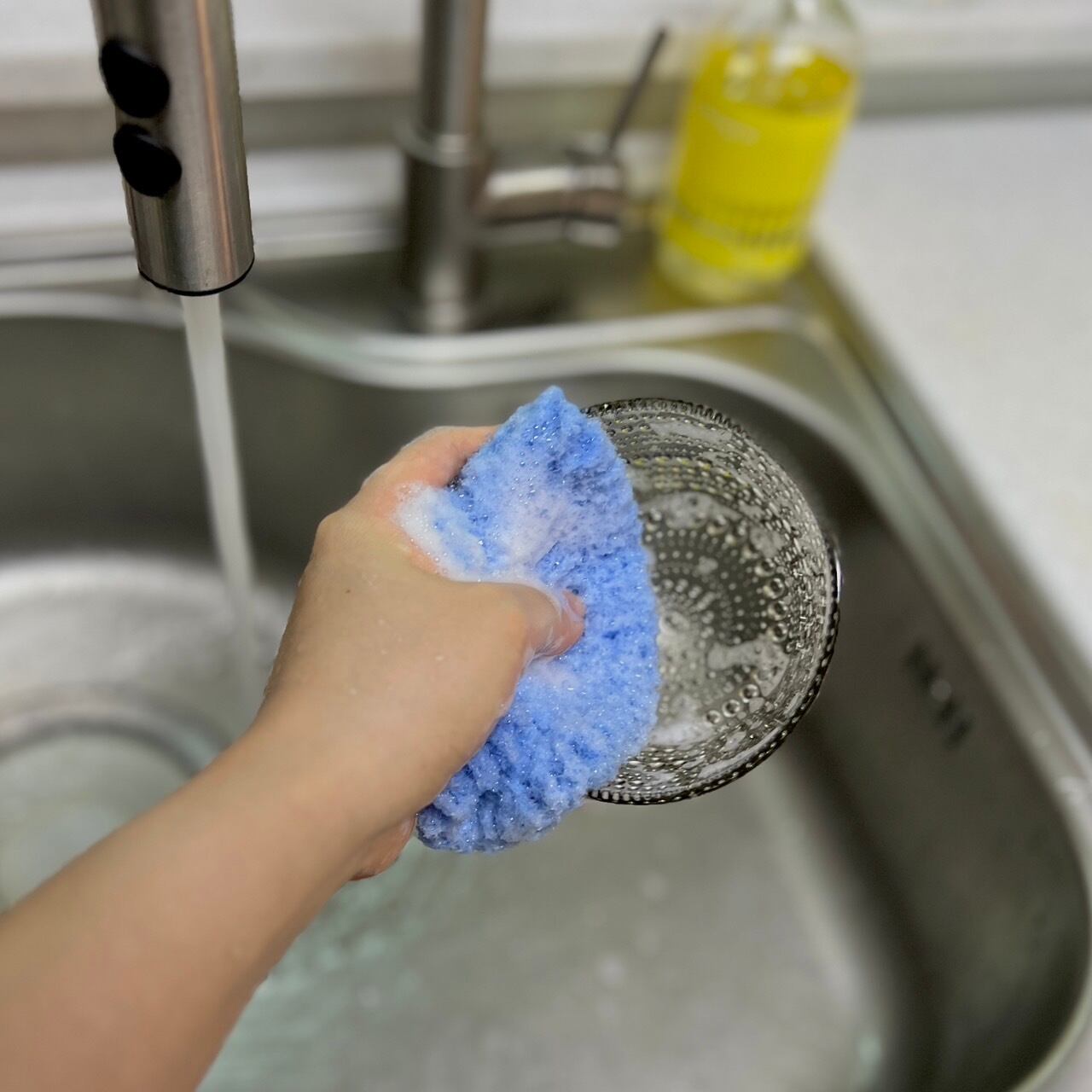 食器洗い用の糸で編まれたスポンジなので、泡立ちもバッチリ🫧