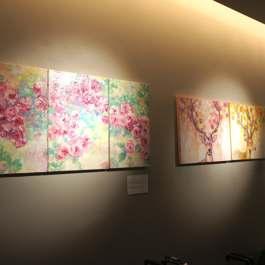 Hand-painted by infinity artist NAO, Japan.