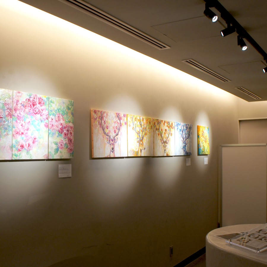 Hand-painted by infinity artist NAO, Japan.