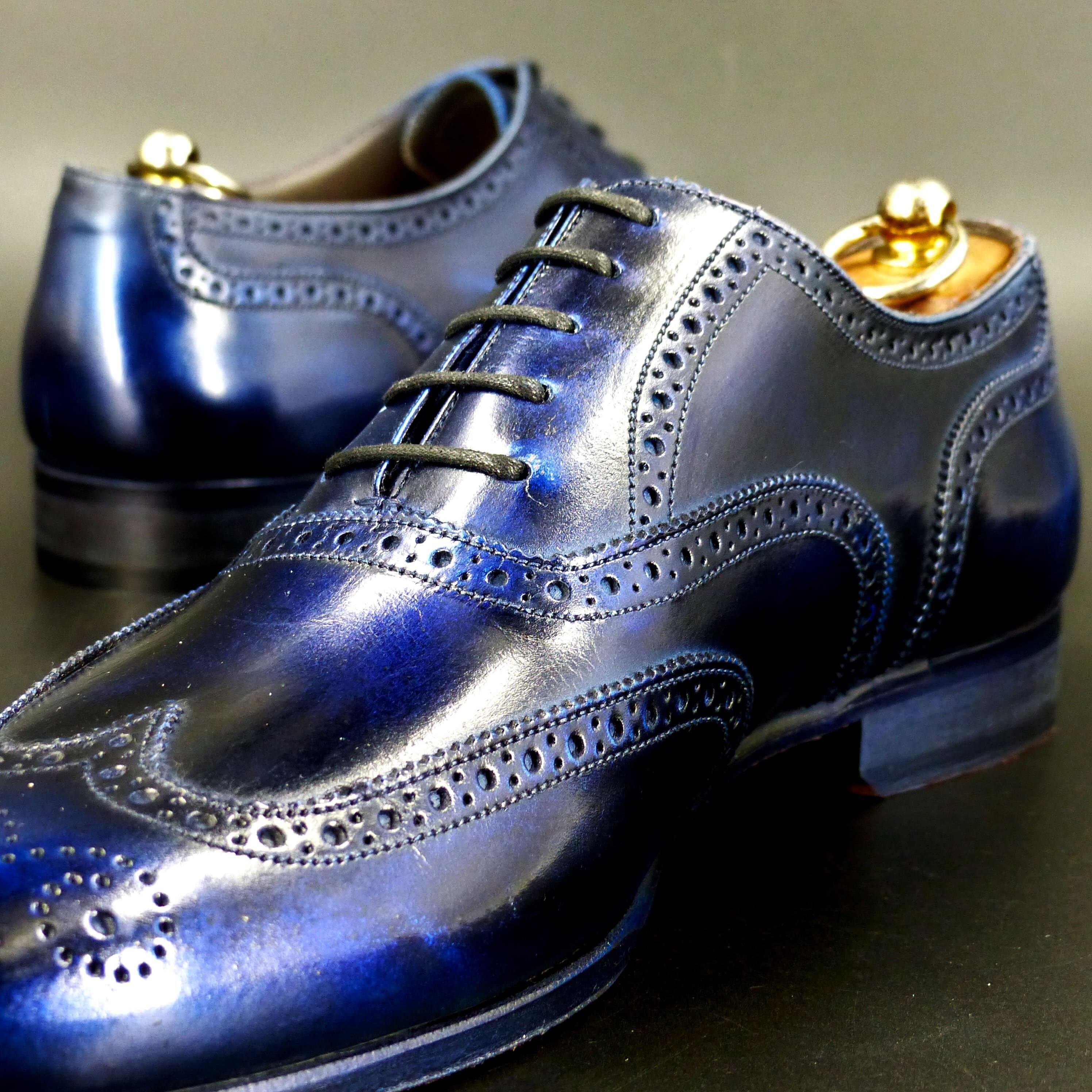 踏まずのくびれが美しい