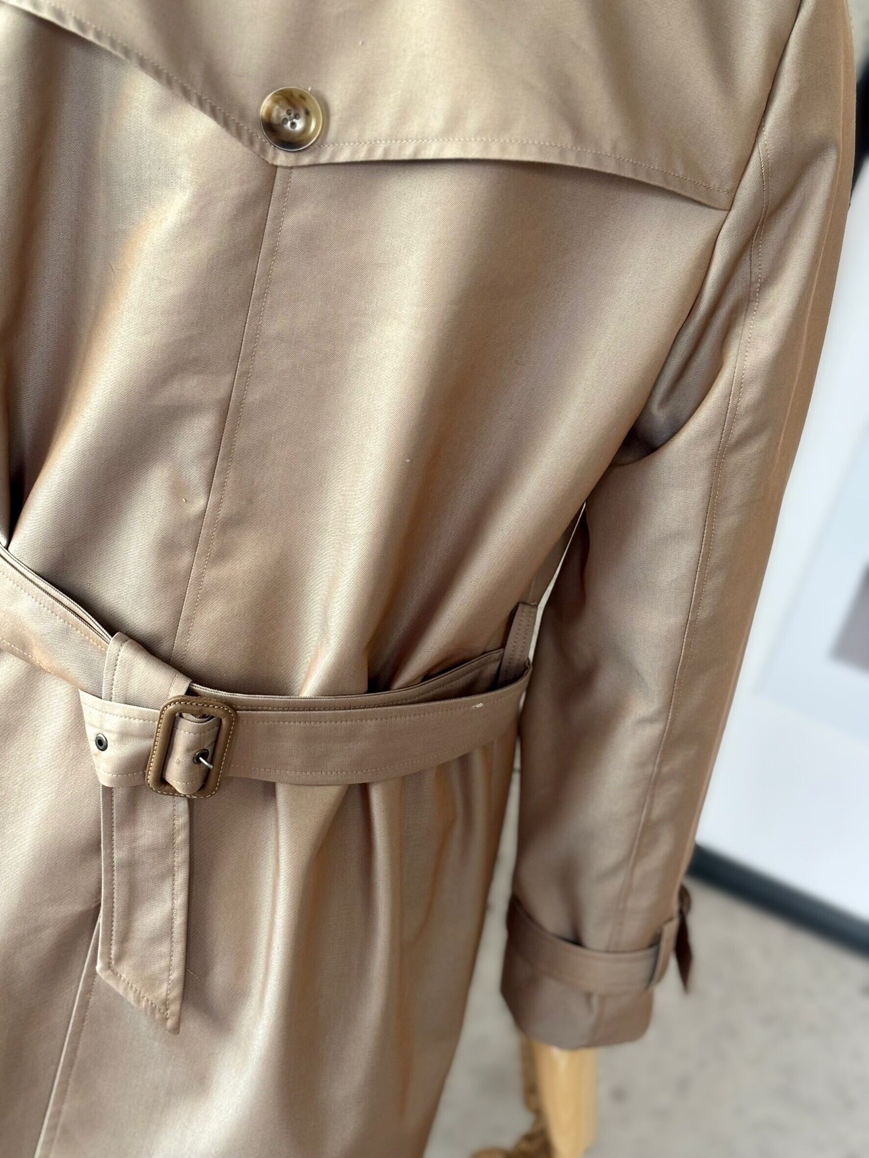 作品例　トレンチコート