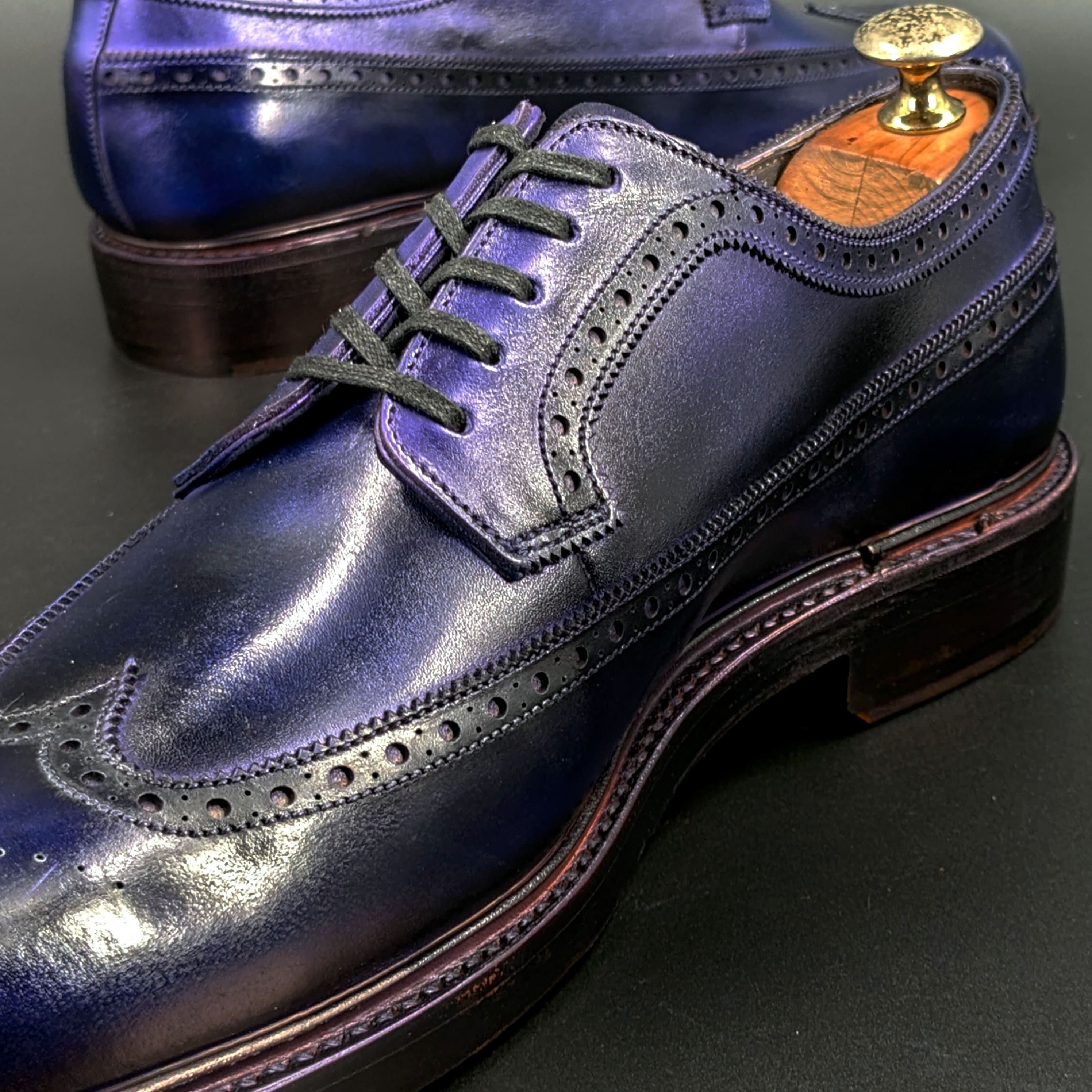 踏まずのくびれが美しい