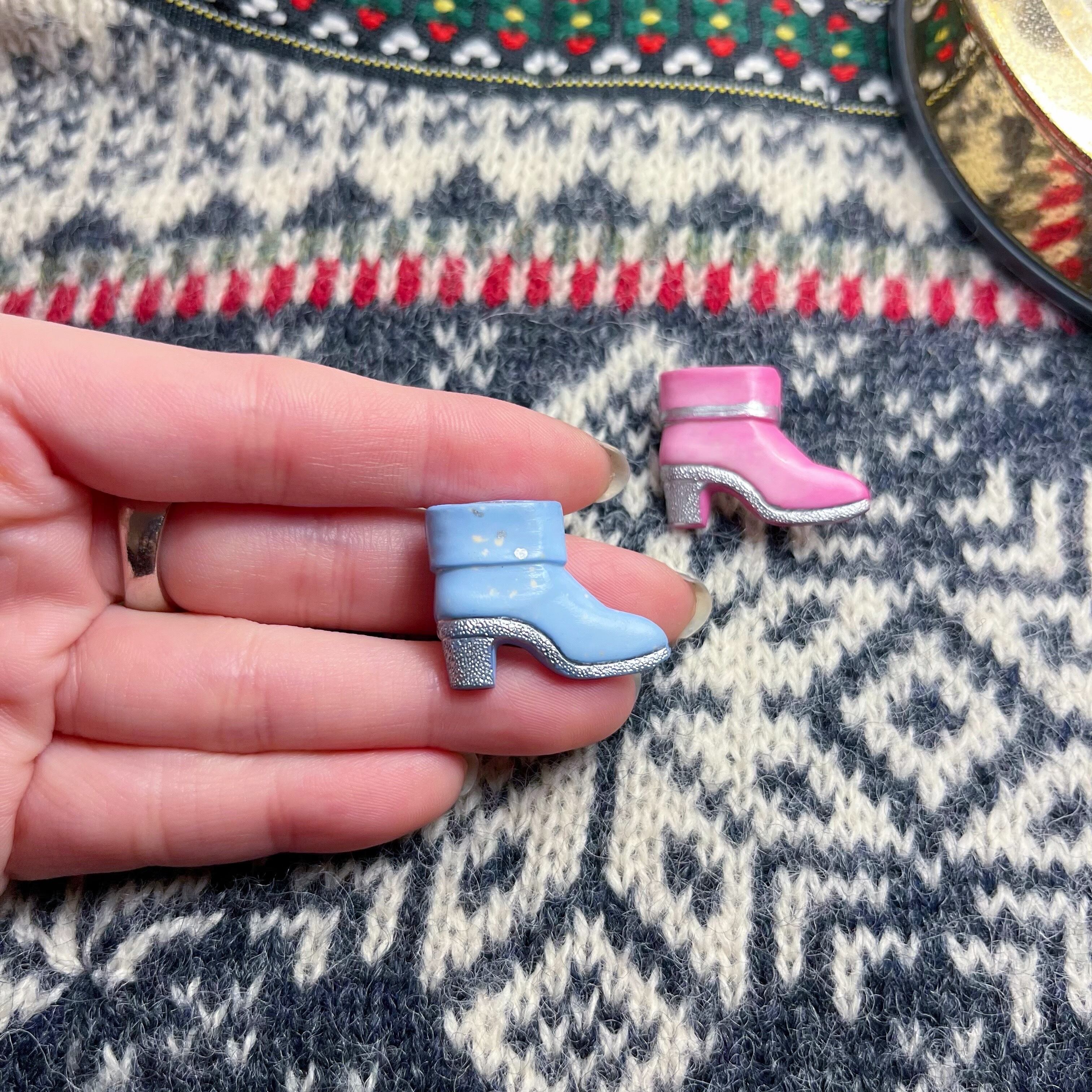 mini boots brooch set