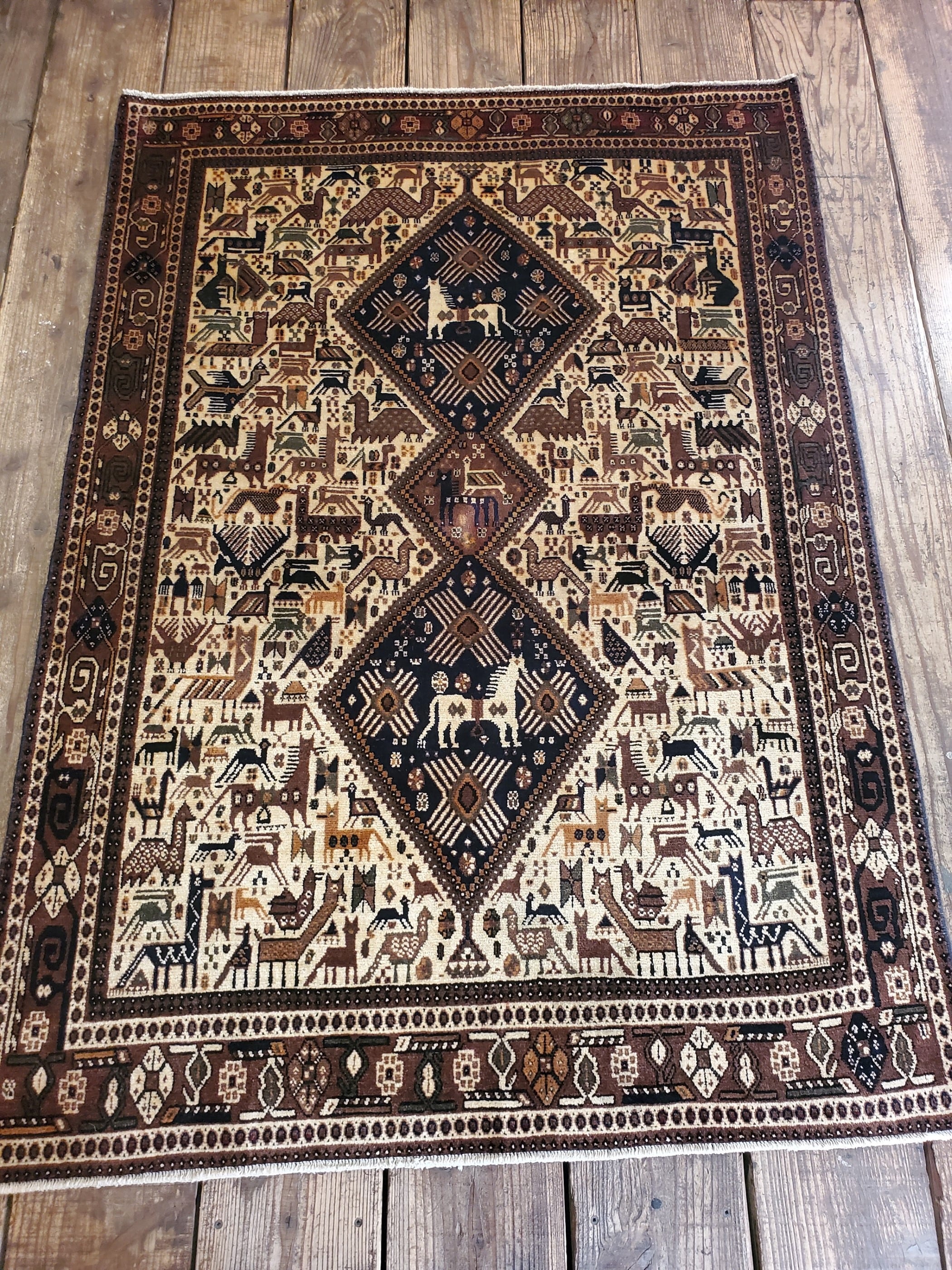 日本（実店舗でご覧いただけます） | ギャッベ先輩の店 gabbeh.life