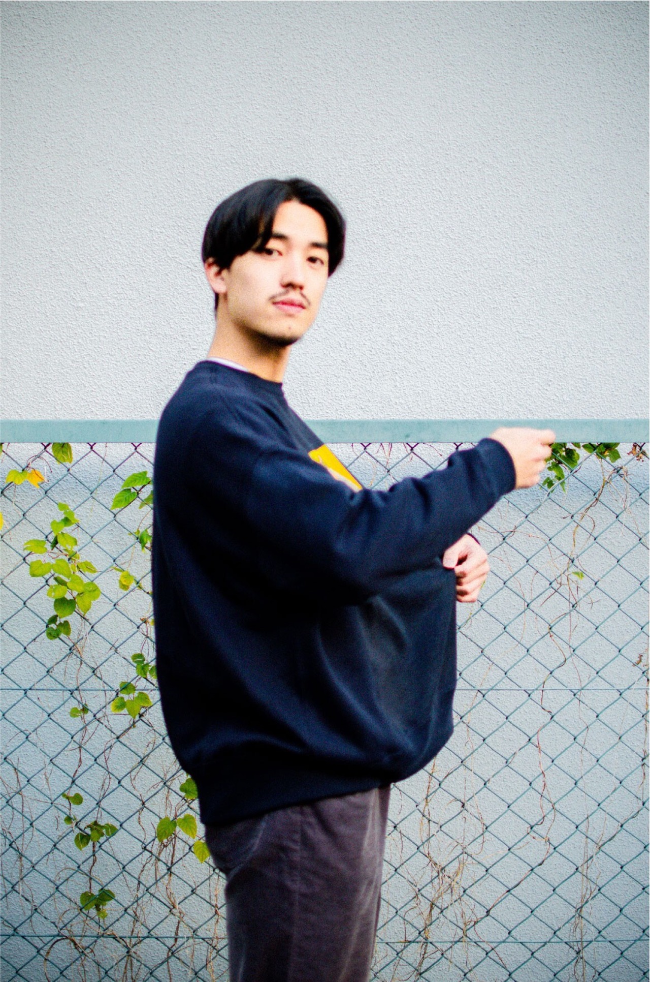 4.5TATAMI Big Silhouette Sweat navy