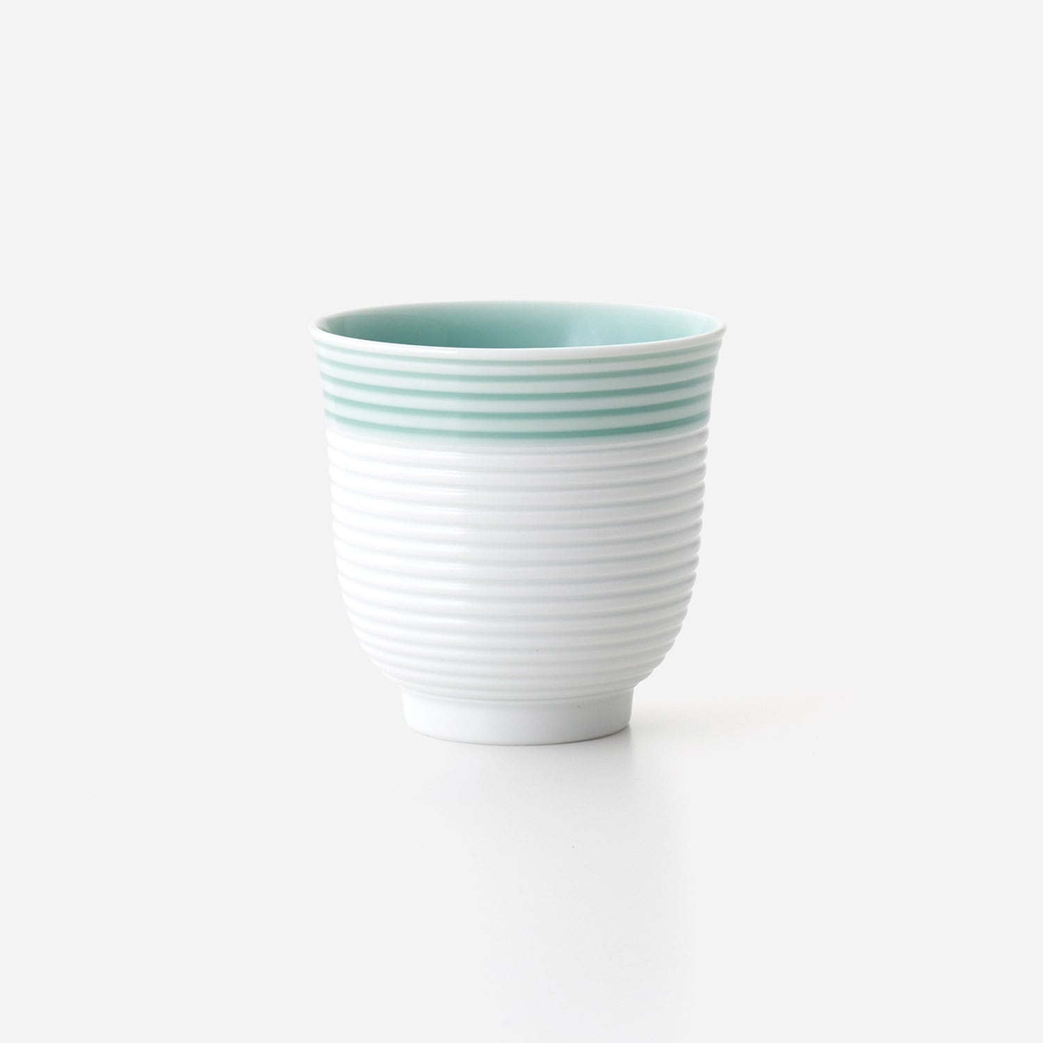 No.104 青磁白彩 湯呑(大)