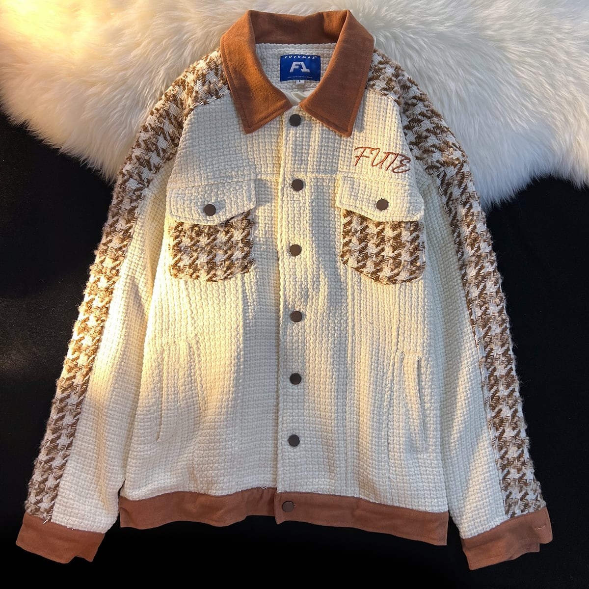 アウター ジャケット ブルゾン Gジャン ニットアウター オーバーサイズ ミディアム丈 ミドル丈 長袖 ボリューム袖 ドロップショルダー 襟付き ルーズ ワイド 切り替えデザイン 刺繍 ボタン ポケット 前開き ニット かわいい カジュアル おしゃれ お洒落 ラフ メンズライク ボーイッシュ 無地 千鳥格子 春 秋 冬 10代 20代 レディース 学生 通学 デート お出かけ 休日 旅行 ショッピング 普段使い 楽ちん 体系カバー M L XL 2XL 大きめ ゆったり ゆる ホワイト キャメル