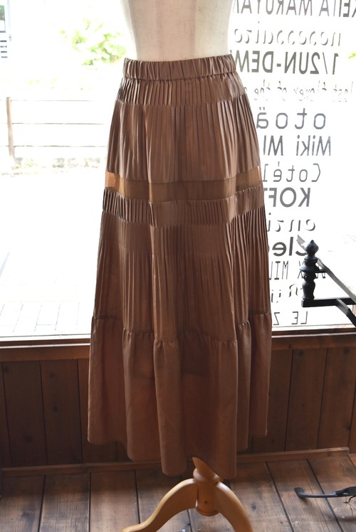 Laliia Mu(ラリア・ムー) 25A/W ティアードプリーツグロースカート