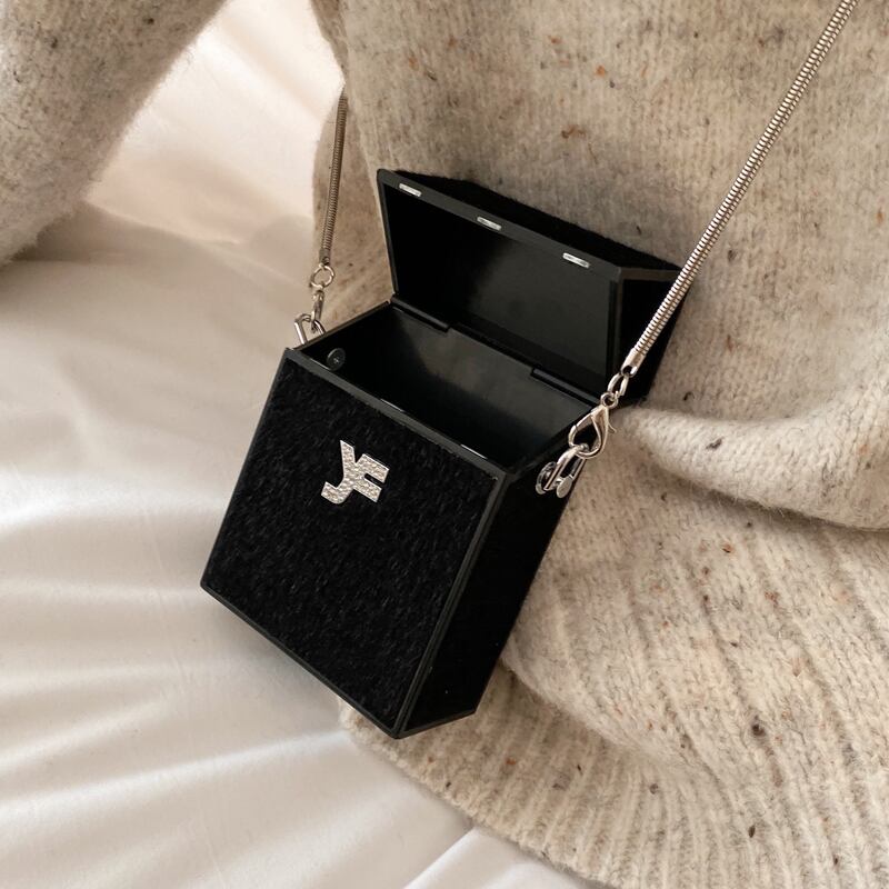 春夏ネットレッドスモールバッグ女性2020ワイルドメッセンジャーバッグチェーンファッションボックスバッグ携帯電話バッグの新しい流行バージョン 手作りハンドバック21085870126