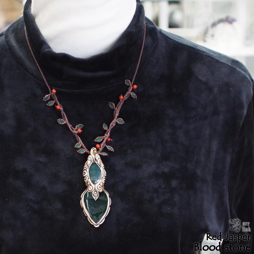 聖血の魔石『ブラッドストーン』クレイアートマクラメ編トップ