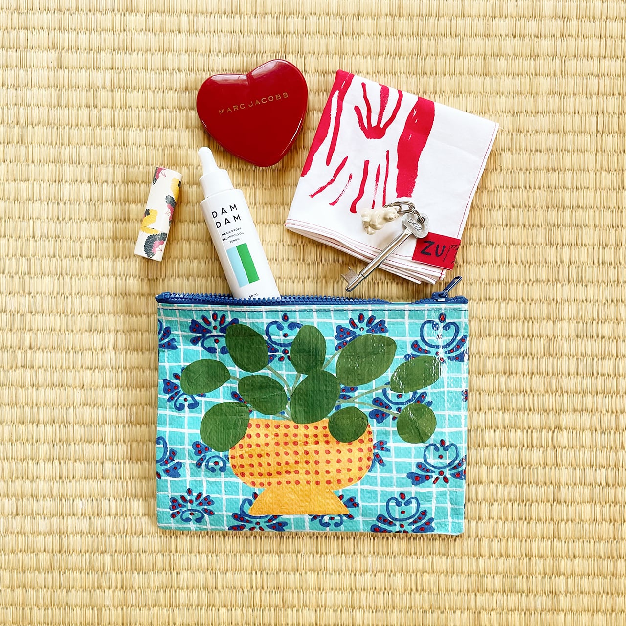 Blue Q zipper pouch