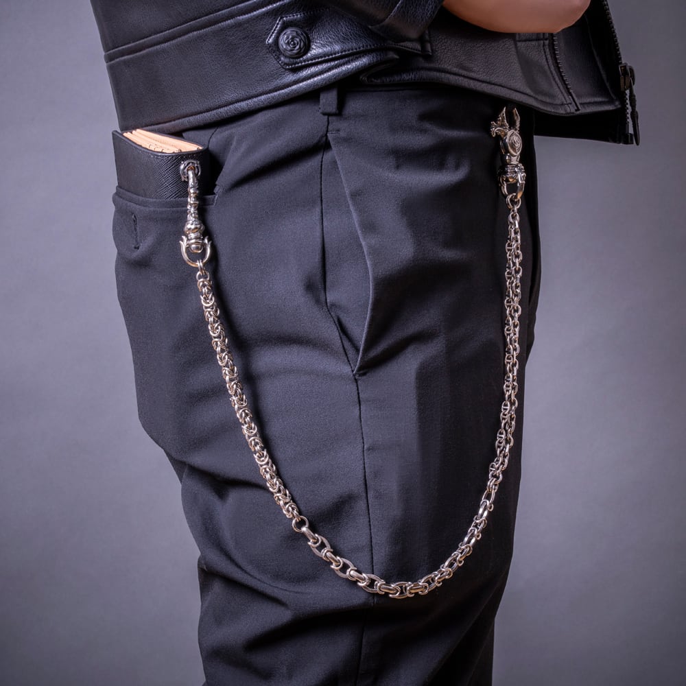 【新品同様】アベイシングエイプ　ウォレットチェーン　黒 新品同様】アベイシングエイプ ウォレットチェーン 黒 ☆新品☆ 型押し