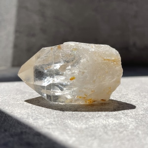 虹いっぱい◎マダガスカル産クリアクォーツ ポイント03◇ Clear Quartz ◇ 天然石・鉱物・パワーストーン