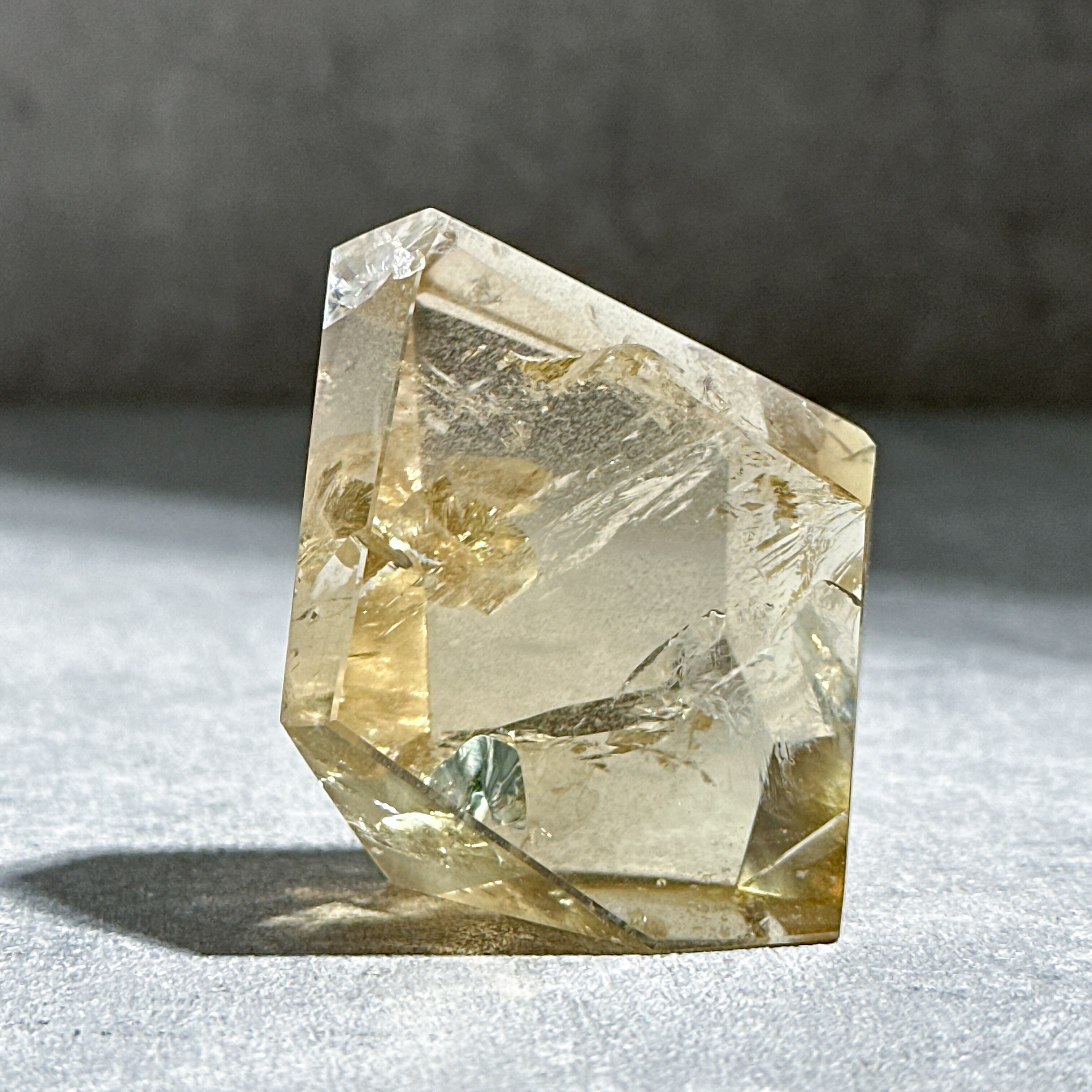 シトリン（黄水晶） フリーフォーム22◇ Citrine ◇ 天然石・鉱物