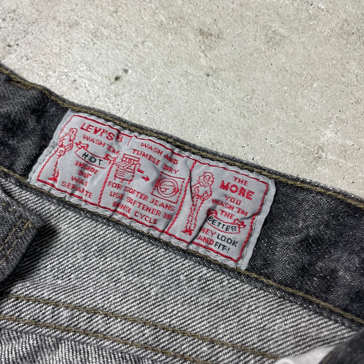 90年代 フランス製 Levi's ユーロリーバイス 901 先染め ブラックデニムパンツ ハイウエスト テーパード W28 レディース 古着 90s  ビンテージ ヴィンテージ 黒色 ブラック 【デニムパンツ】 | cave 古着屋【公式】古着通販サイト