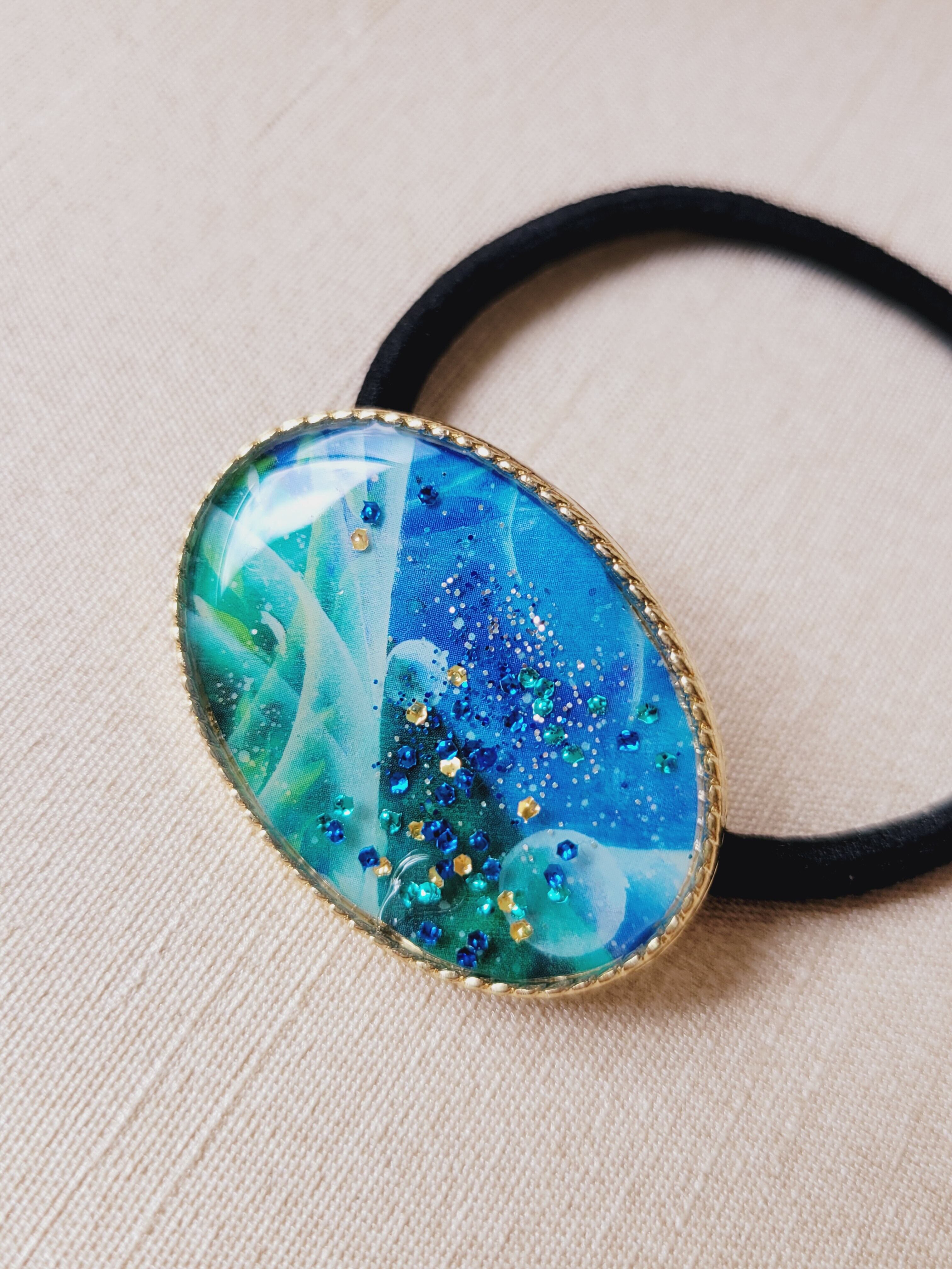 新作☆レジンヘアゴム　オバケがやってきた 新作】♡透き通る水のような貝殻レジンヘアゴム【金属アレルギー対応