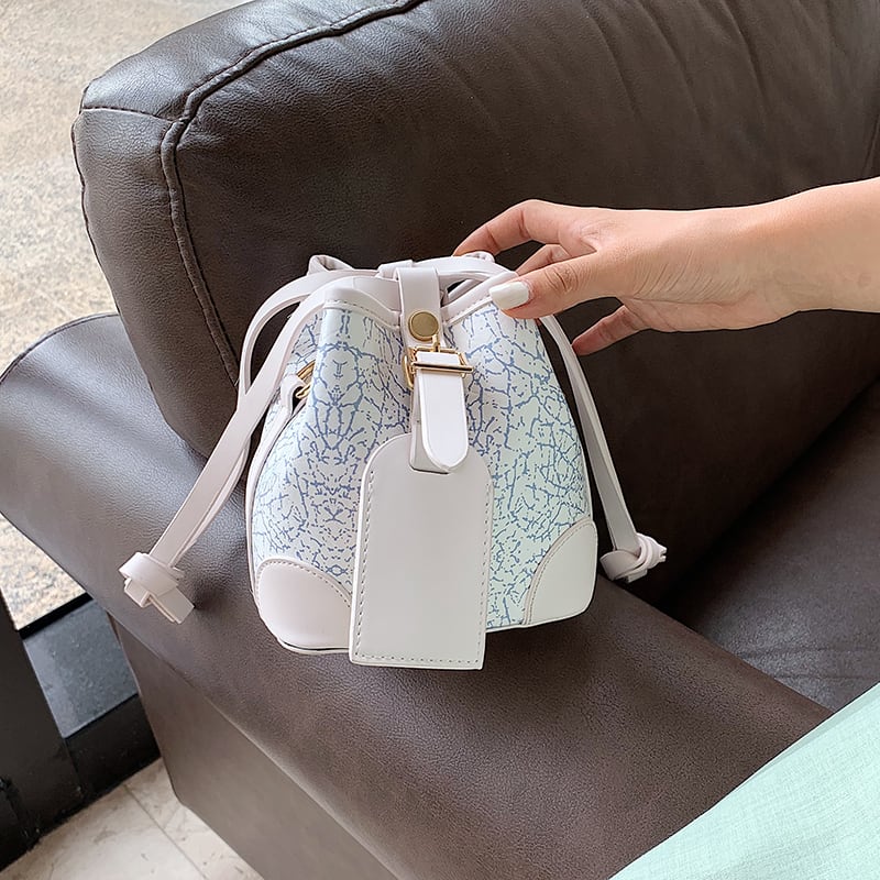 夏の小さなバッグ女性バッグ2020ニューウェーブネット赤ファッションワイルドメッセンジャーバッグins eign airショルダーバケットバッグ Tiancai_Wing_Bag9384933