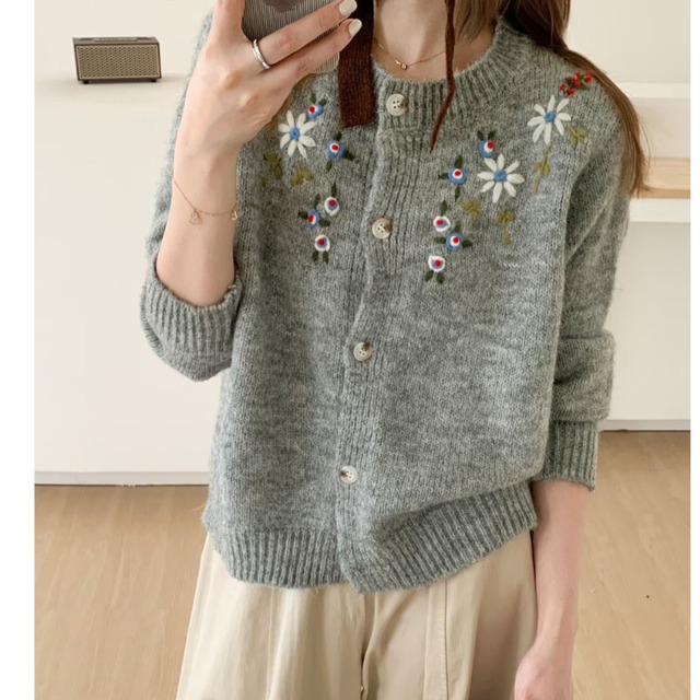 nostalgic floral embroidery knit cardigan【3color】  e2110