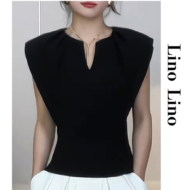 Keyhole Neck Sleeveless Tight Tops L00886