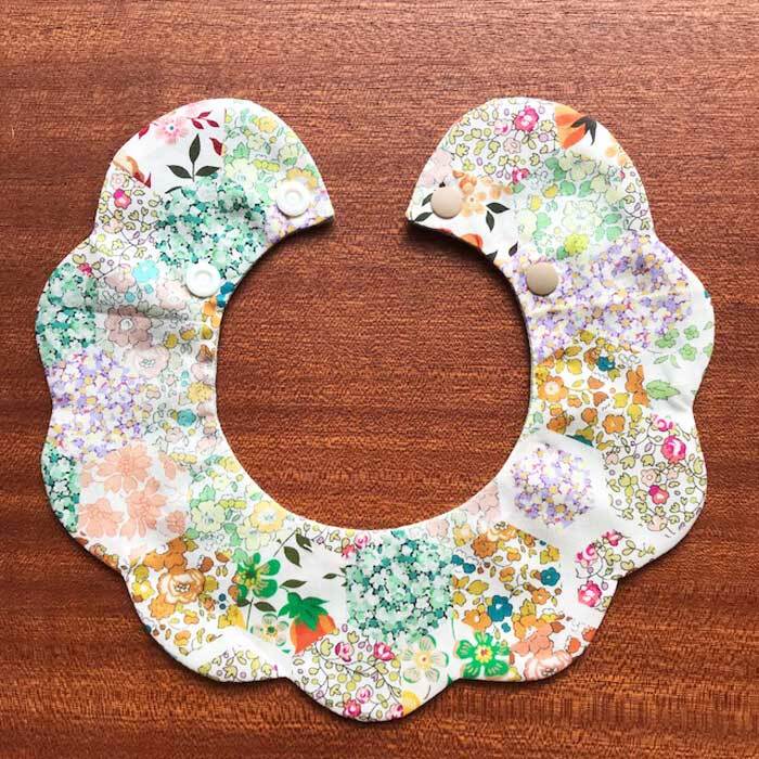 CAT BIB カラフルフラワー×サックス 猫首輪 スタイ首輪 もくもく