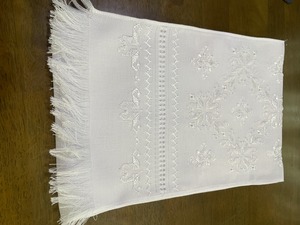 ウクライナ伝統手刺繍祭具タオル「ルシニク」