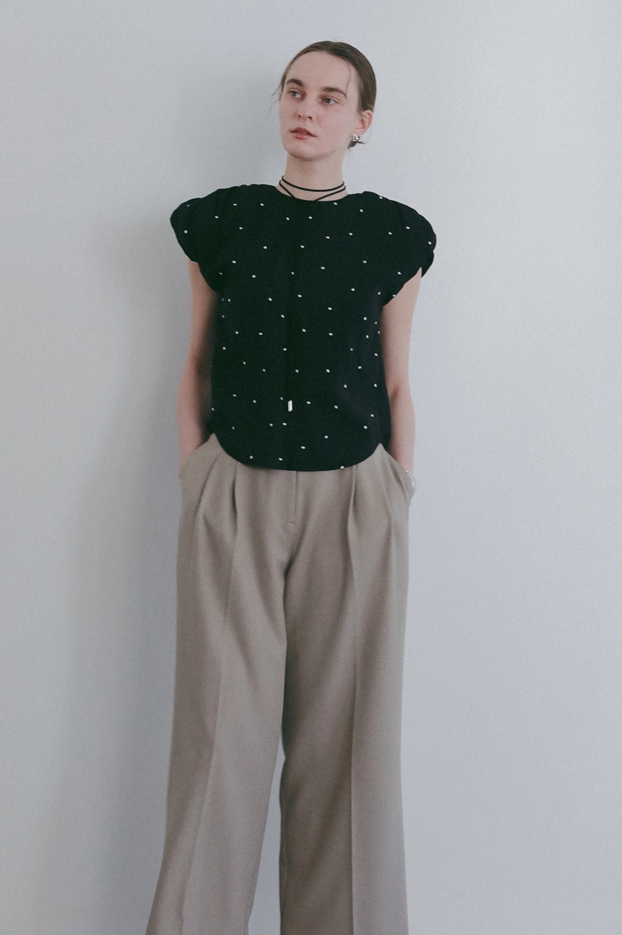 MANOF DOT EMBROIDERY BLOUSE 3色展開