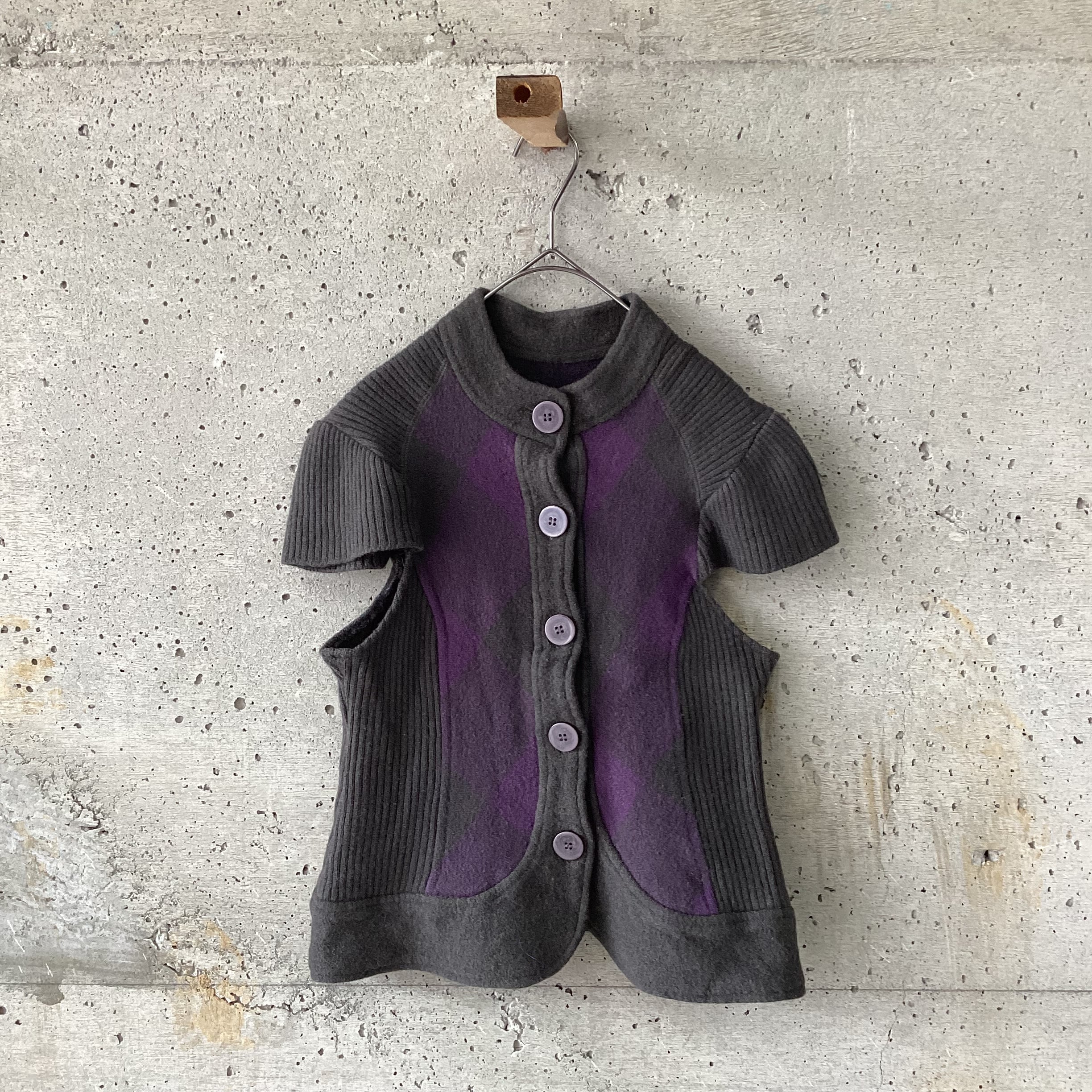 design short sleeve knit cardigan