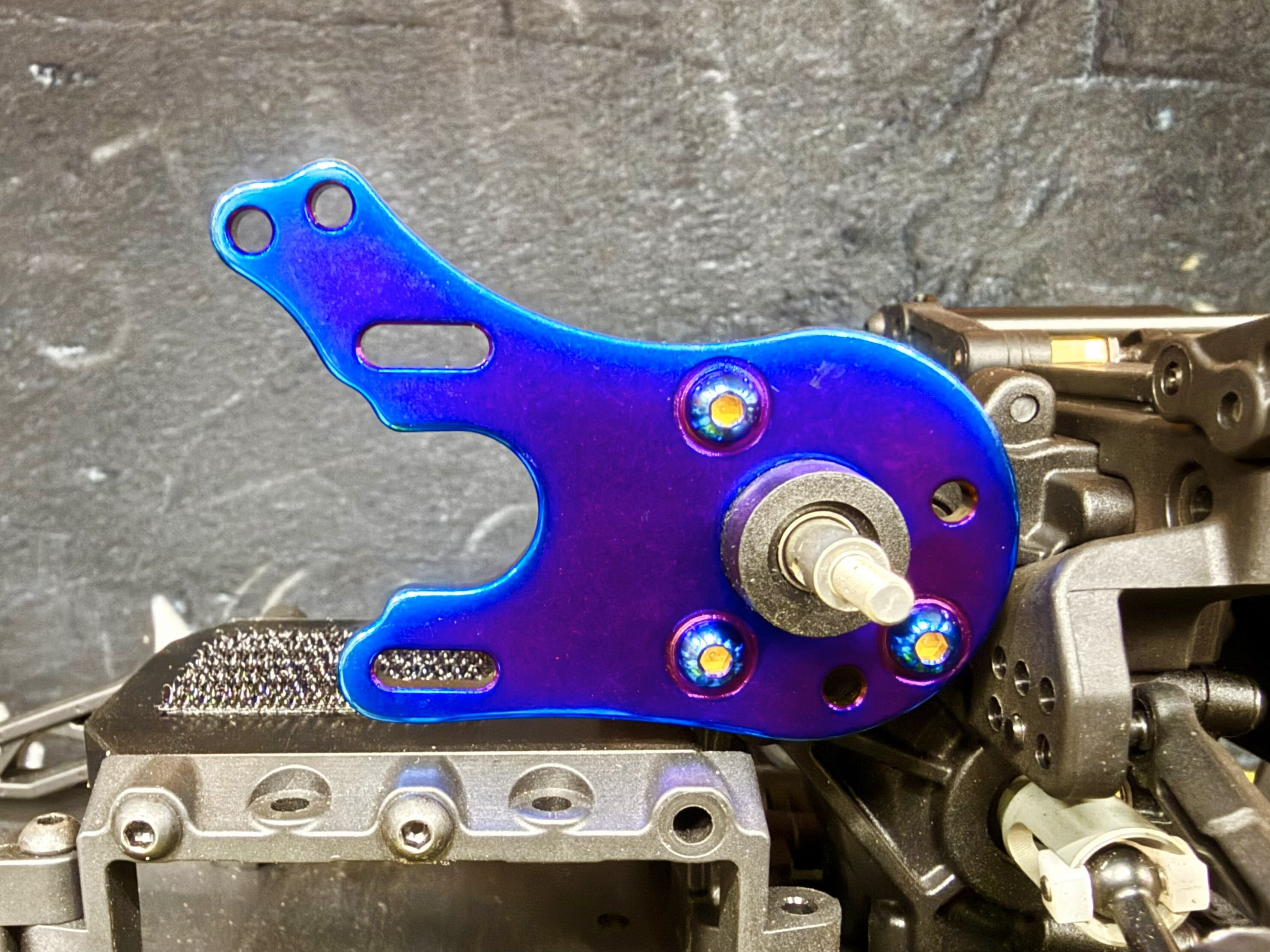 RC926】64チタン【焼き色付き】モーターマウント RDX用 KN-RDX06
