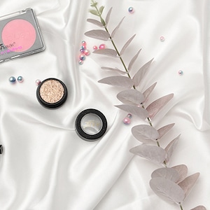 無地白色シルククロス