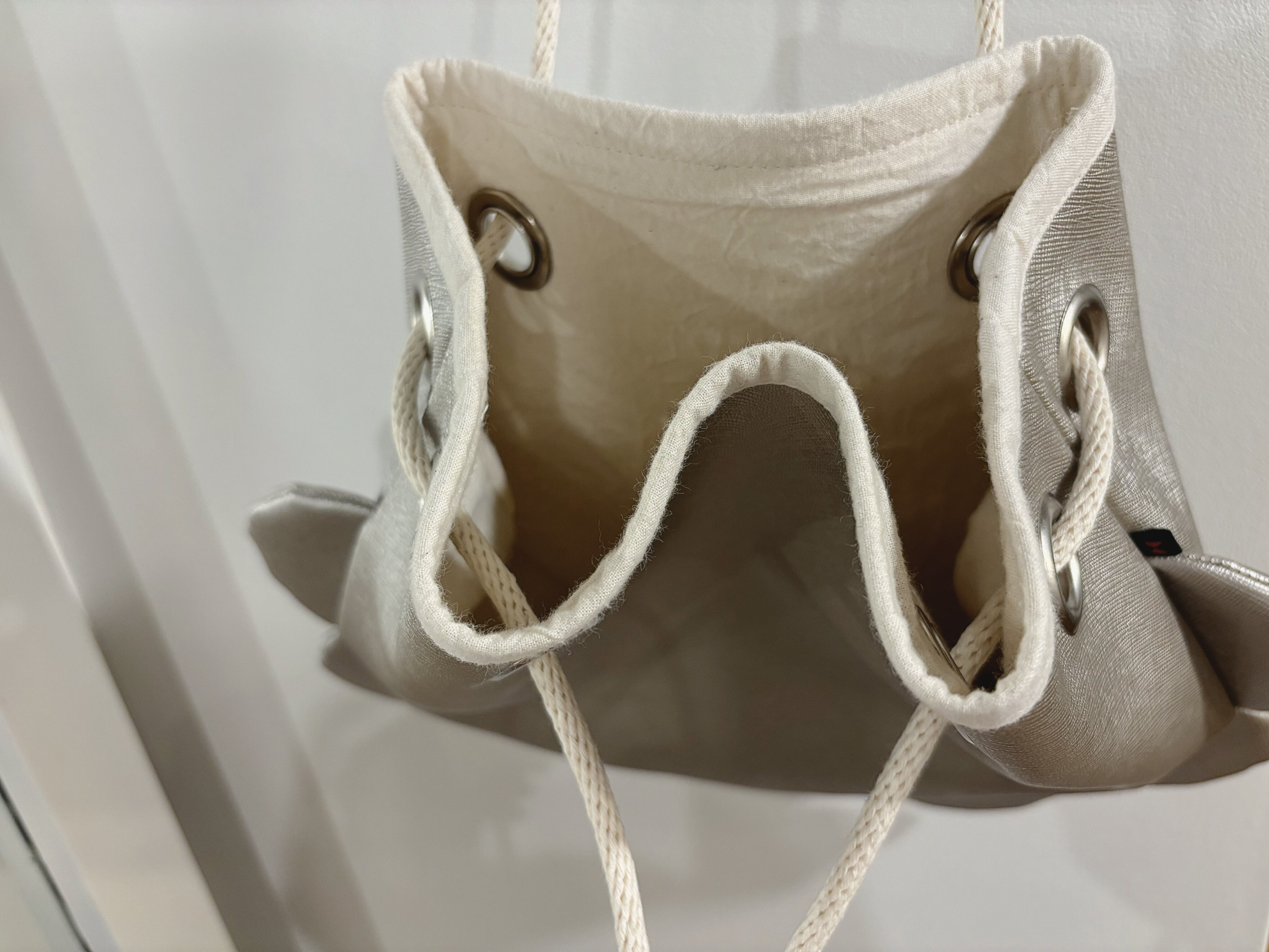 韓国【HEEARI】Cattage Lace String Bag★レドベル 着用★ TEXTURE PVC LEATHER ALL SCALLOP DRAWSTRING BAG #247