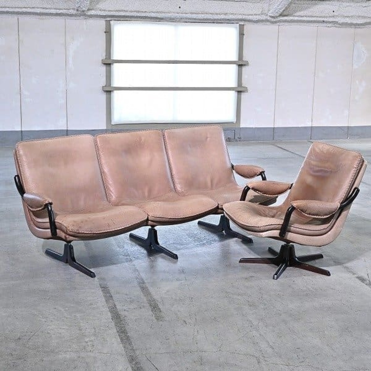 北欧デンマーク「BERG furniture」三人掛けソファ & 一人掛けソファ 本革 トリプル シングル ミッドセンチュリー ベルグファニチャー【中古家具/中古インテリア/USED家具ユーズド家具/リサイクル】