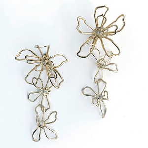 Floral swingイヤリング&ピアス【TER-223-GO】