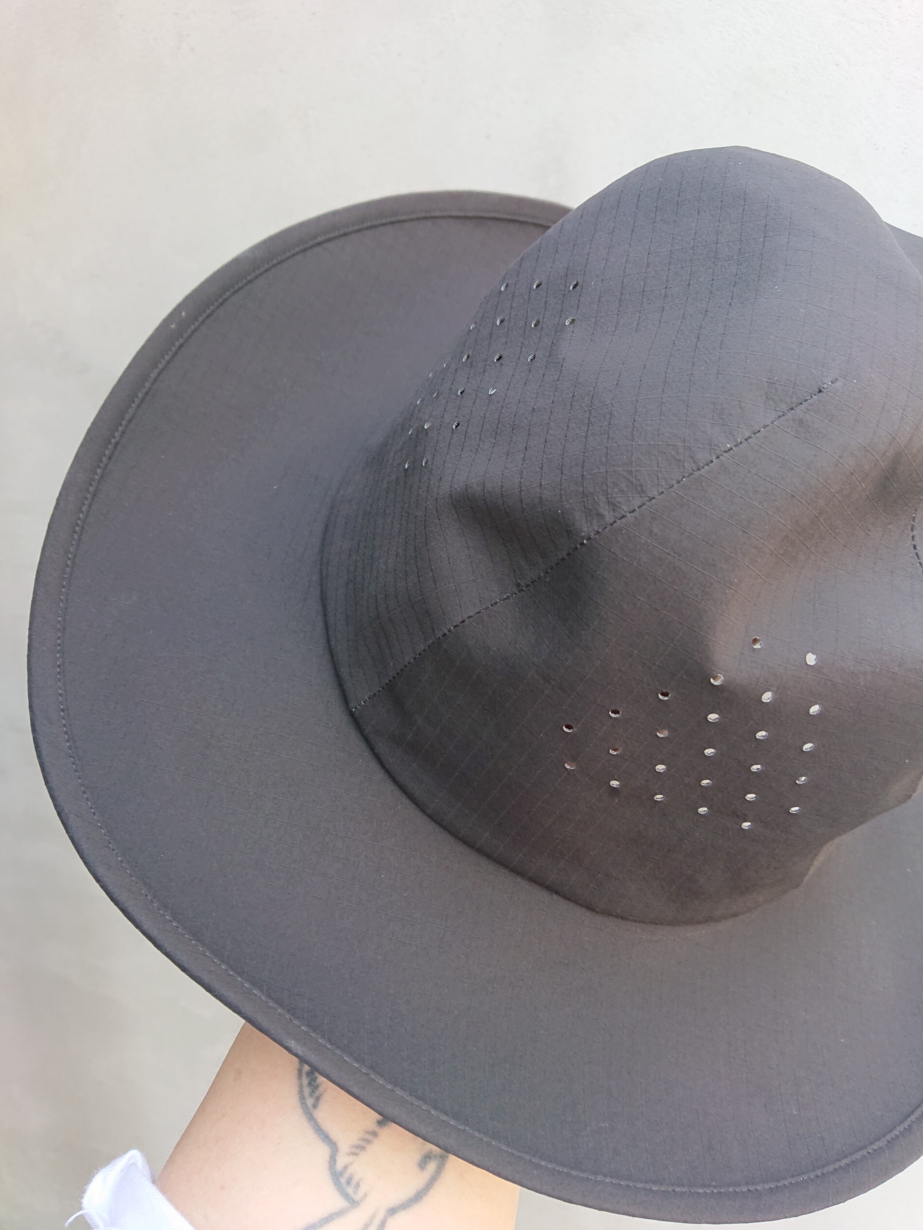COMFY CMF OUTDOOR GARMENT 