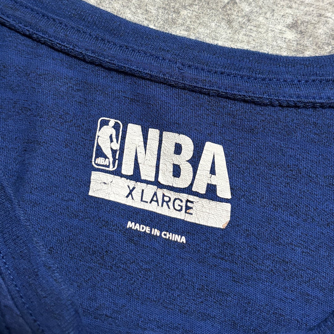 【既決USA】NBA★@完売胸元&袖【NBA】ロゴ入【NBA Men's Logo Graphic Quarter Zip Fleece Pullover】黒@XXL AVIREX × NBA》HOODIE&frasl;フーディー | AVIREX（アヴィレックス