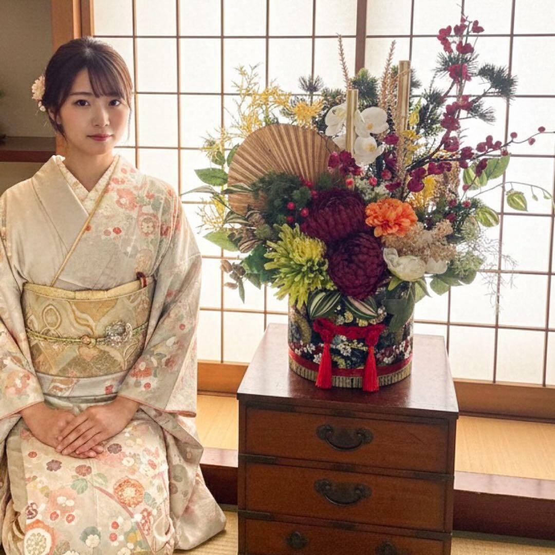 特大LLサイズ迎春角松｜本物帯と乱れ咲き菊の豪華正月アレンジ｜商業用