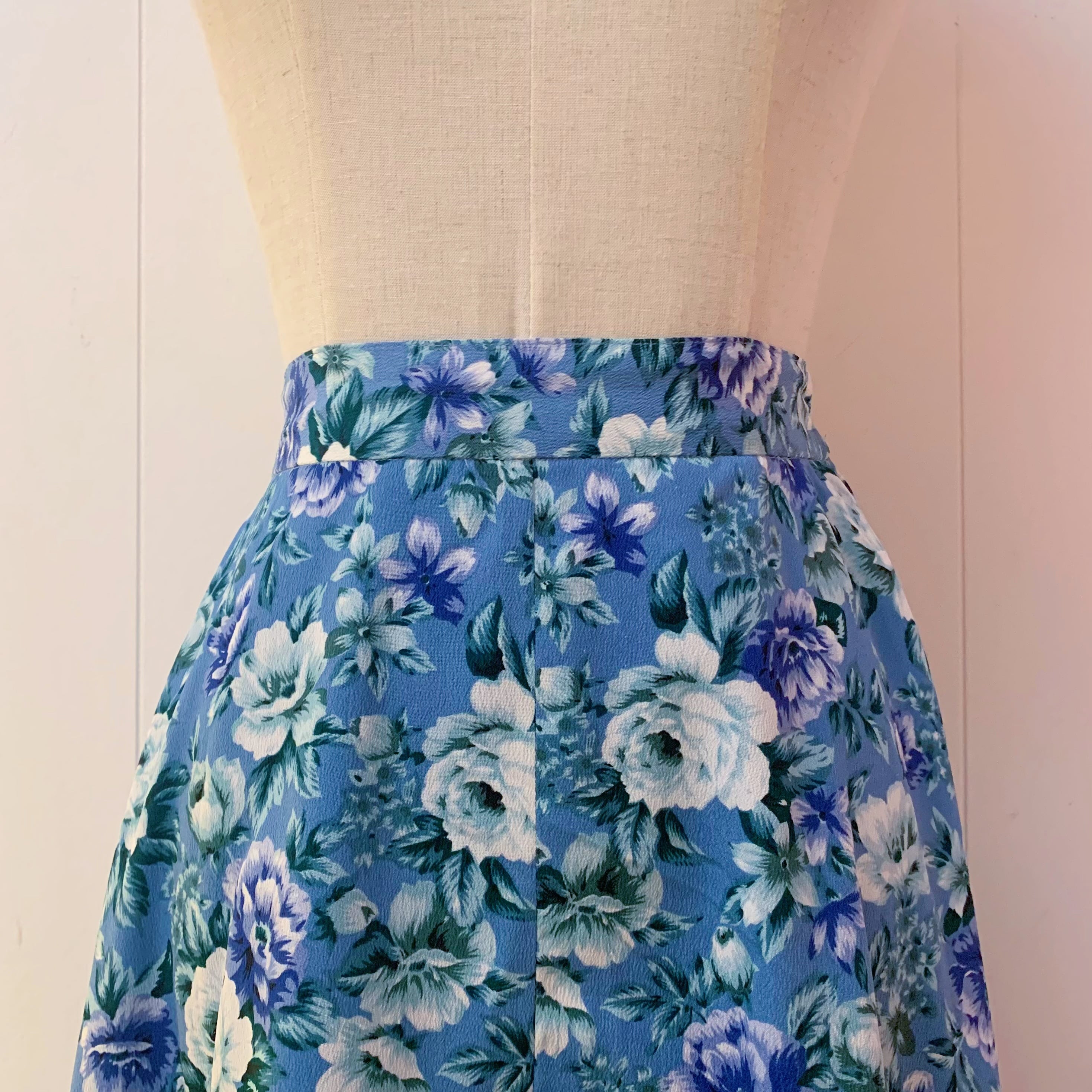 blue rose crepe long skirt