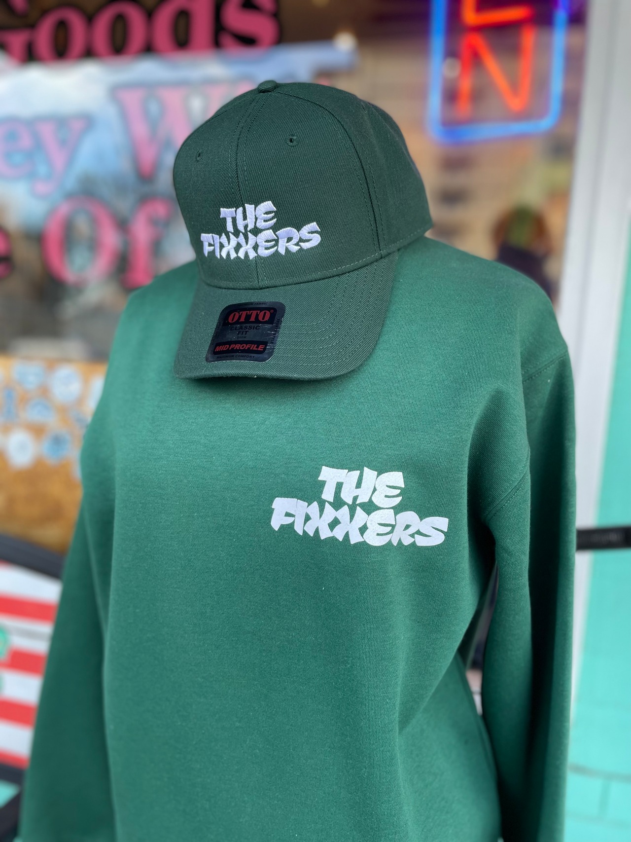 バックプリントスウェット ダークグリーン | THE FIXXERS