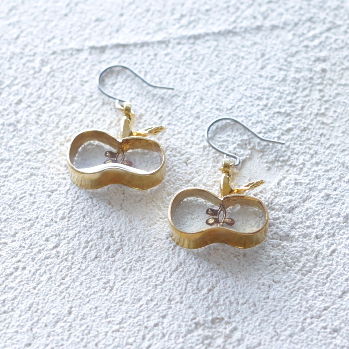 種がみえるりんご｜ピアス｜イヤリング｜P457 | thuthu appetizing